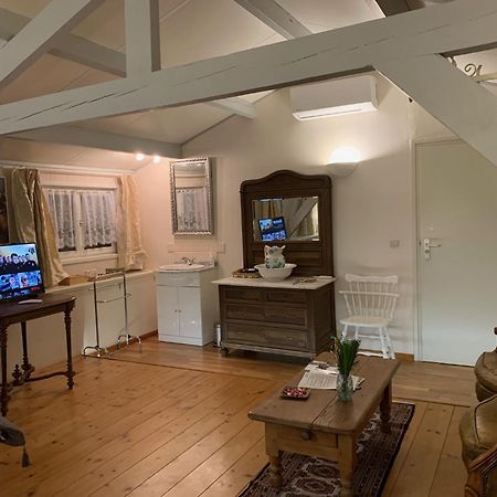 B&B Petit Chateau - Stijlvol Verblijf Centraal Gelegen In Zeeuws Vlaanderen Biervliet Экстерьер фото