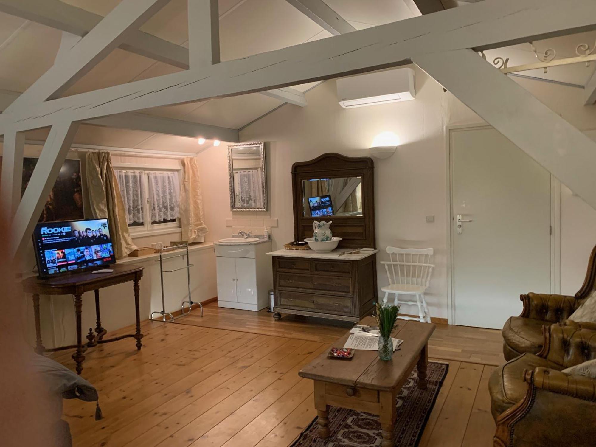 B&B Petit Chateau - Stijlvol Verblijf Centraal Gelegen In Zeeuws Vlaanderen Biervliet Экстерьер фото